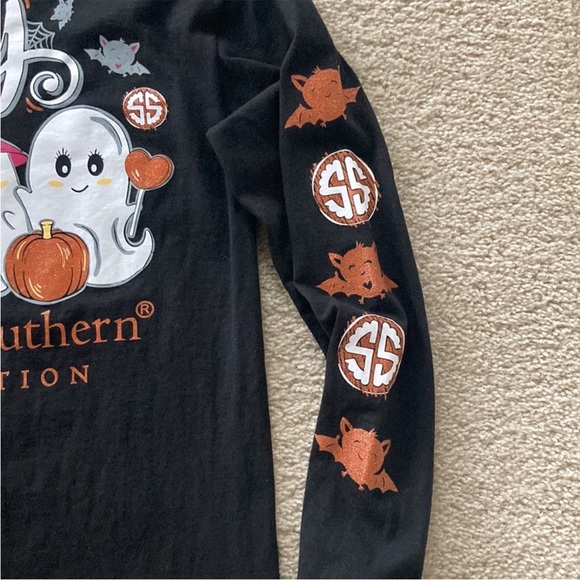 Simply Southern Collection ’Hey Boo’ Halloween Long Sleeve Tee - Picture 3 of 6